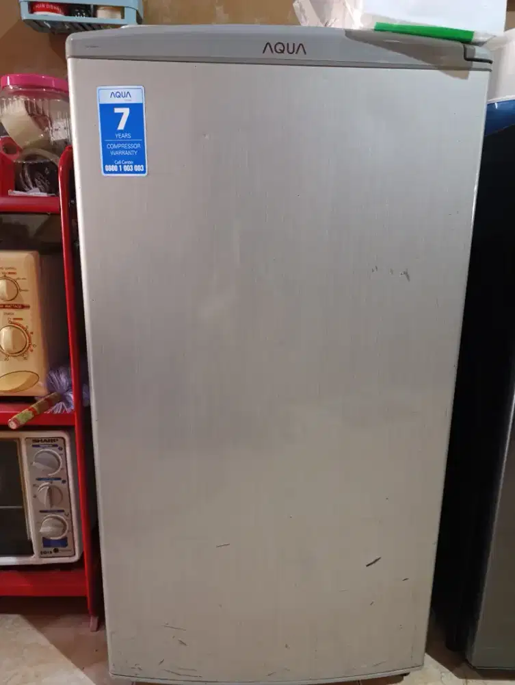 Freezer merk AQUA 4 susun bekas