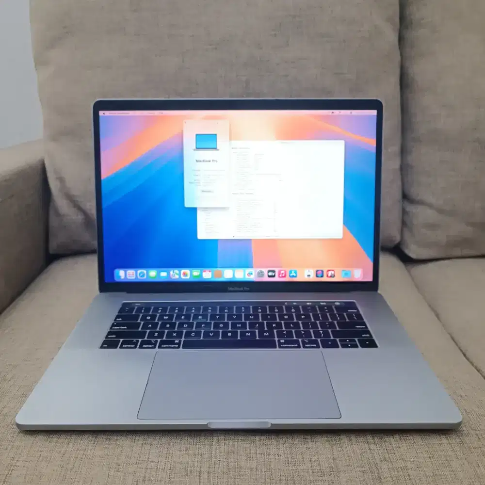 Macbook Pro 15 Touchbar 2018 Core i7 Ram 16 Ssd 512 Radeon pro 560X