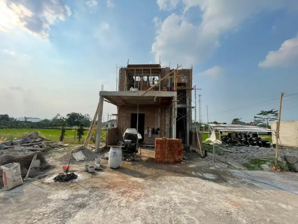 RUMAH 2 LANTAI DI KLATEN DEKAT Lazuardi Al Falah GCS Klaten 2 km ke SMP N 2 Klaten