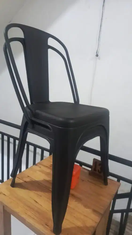 Kursi plastik kokoh