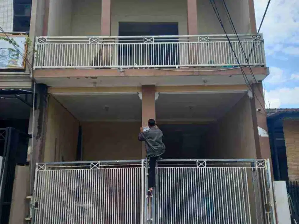 DI JUAL RUMAH

PERUM PURI INDAH LESTERI BLOK F1 NO 56
KEL. : SUKO
KEC. : SIDOARJO 
KAB  : SIDOARJO