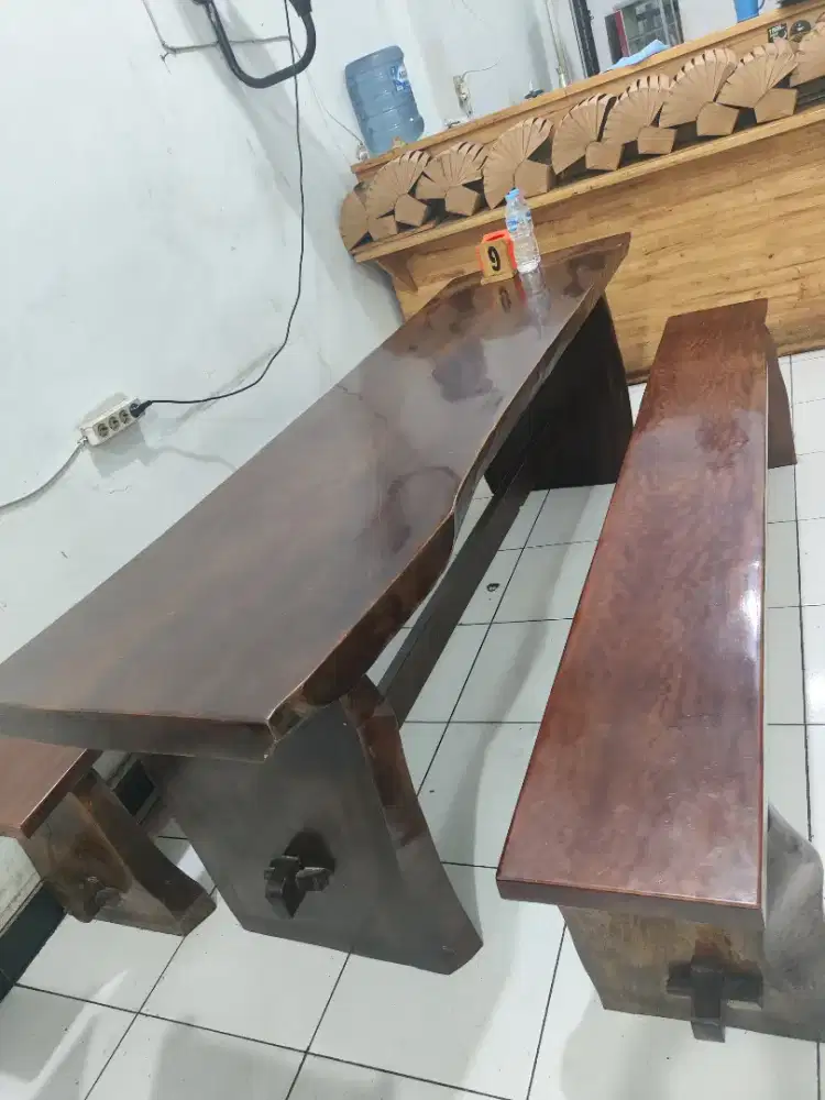 Kursi kayu panjang cantik