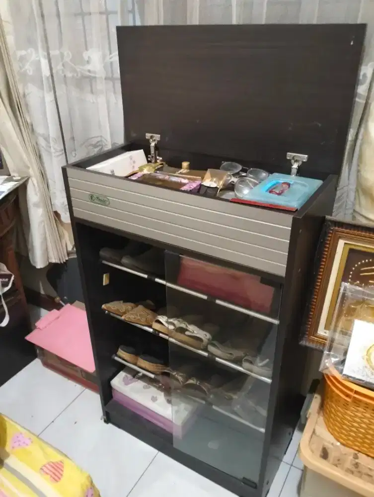 Lemari Sepatu, lemari serbaguna