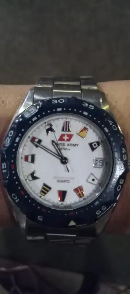 Jam swiss army bagus