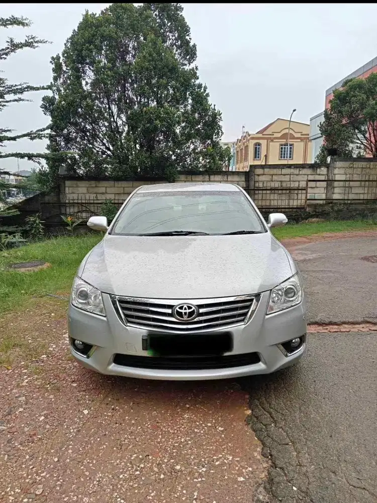 Di jual camry v 2012