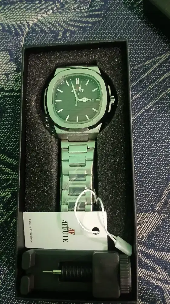 Jam merek affute