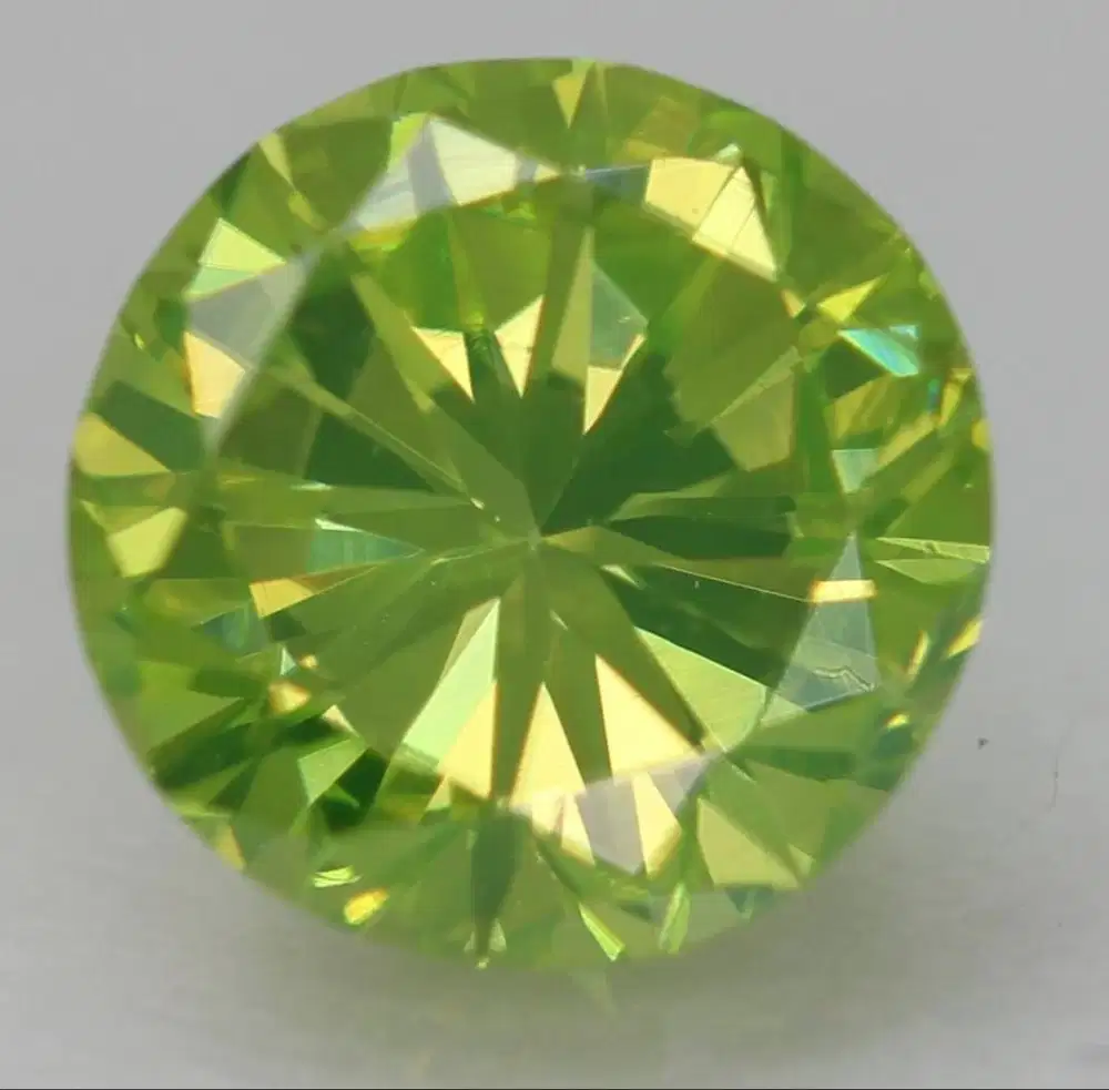 Natural Diamond Eropa Fancy Lemon Green VVS