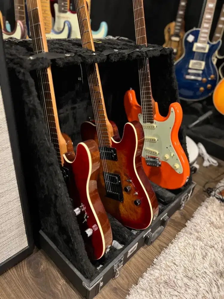 GITAR ELEKTRIK DAN BASS ELEKTRIK DIJEMPUT