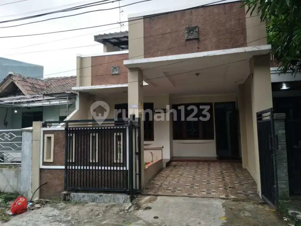 Rumah 2 Lantai di Karawang Barat
