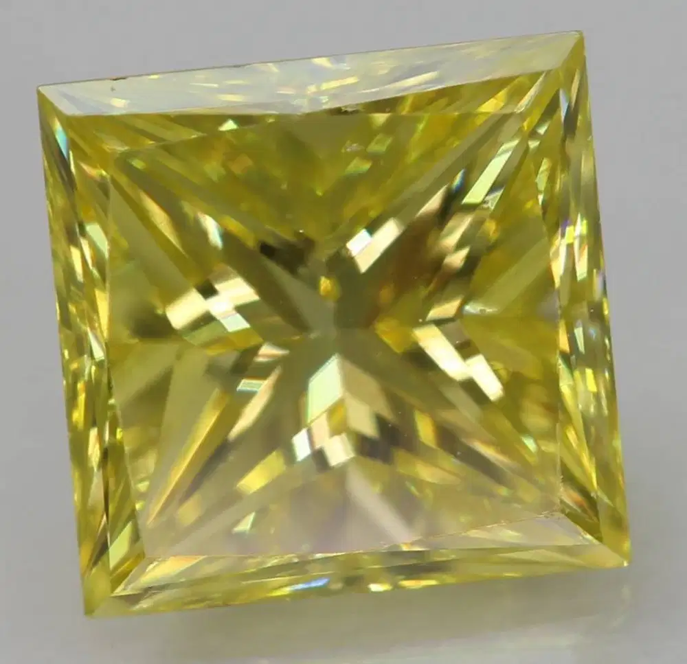 Natural Diamond Eropa 0.70 Ct Fancy Canary Yellow VVS