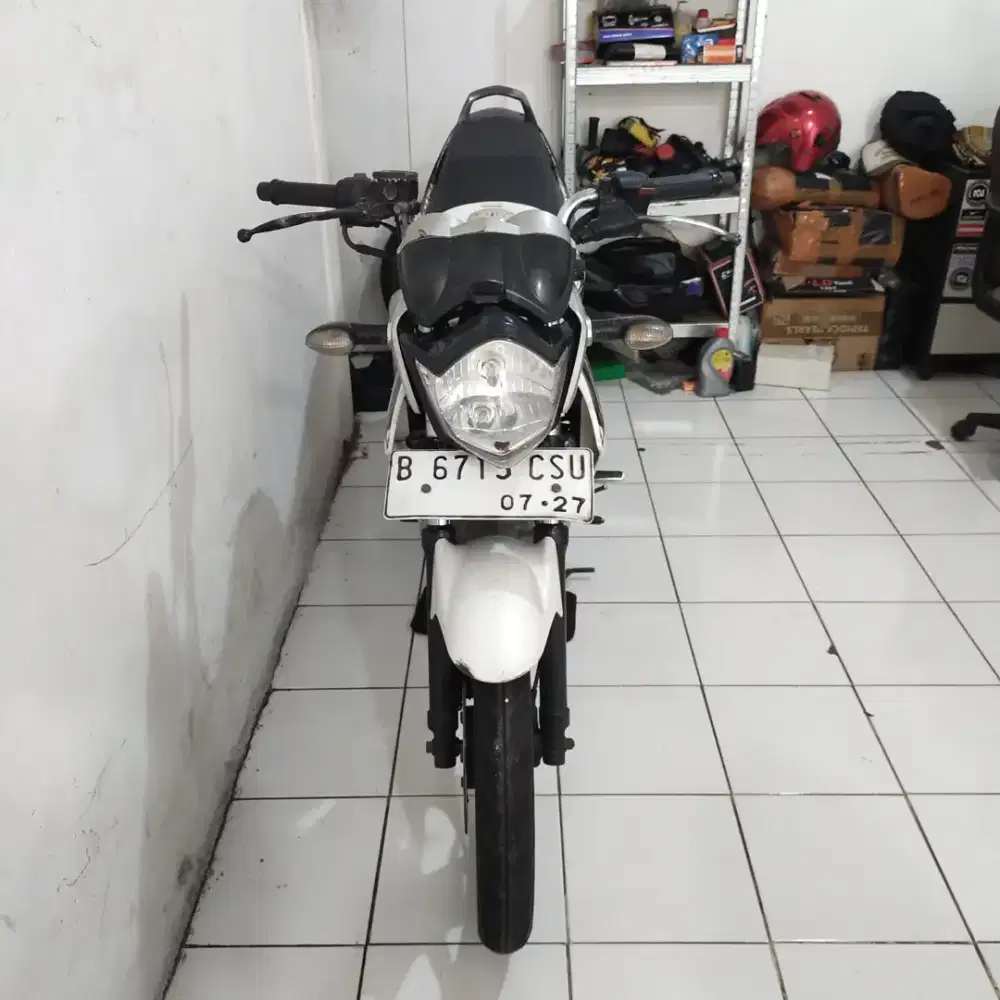 Yamaha Vixion OLD 2011 Orisinil Bagus lengkap