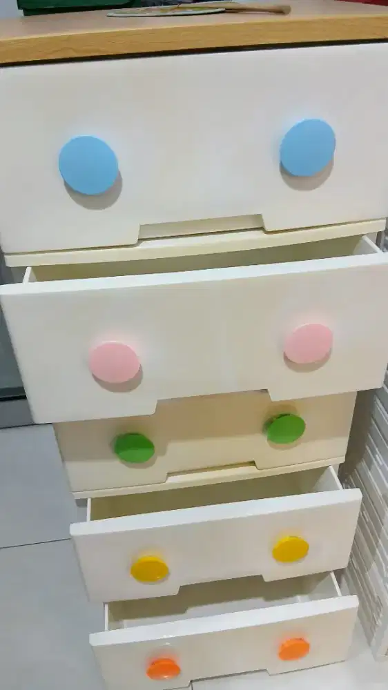 Lemari plastik 5 susun