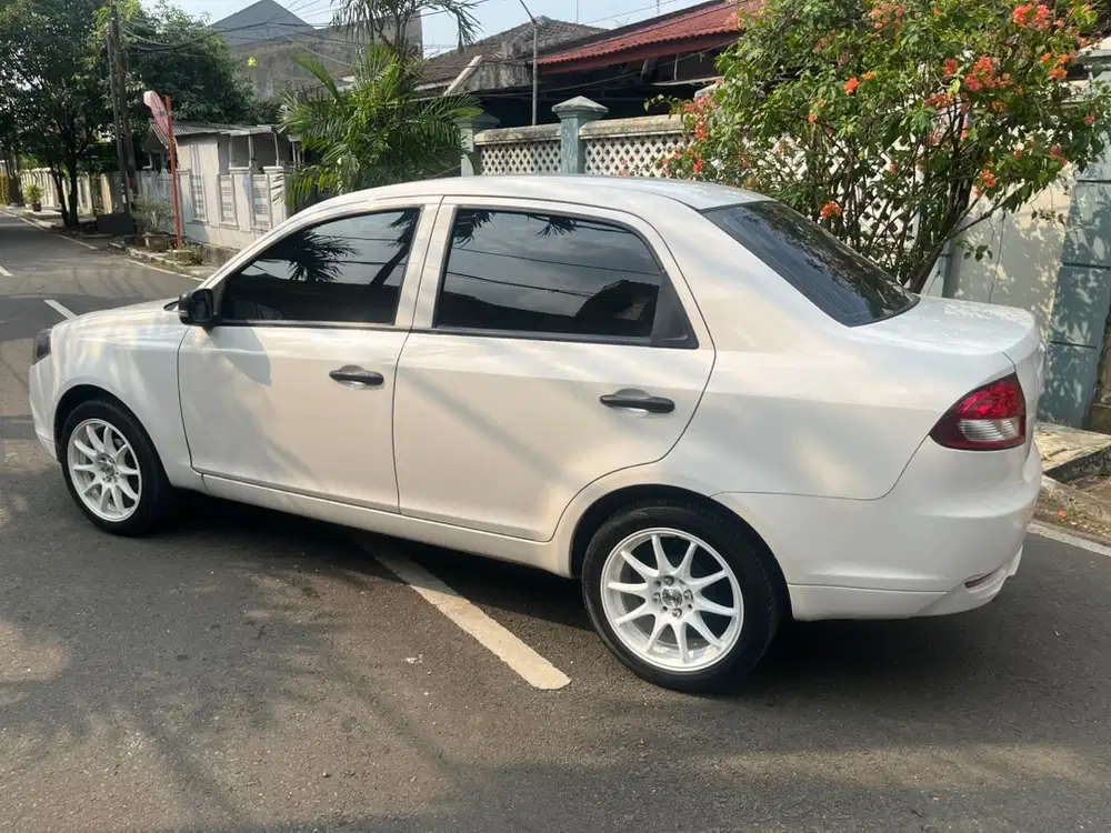 Proton Saga 2013 Bensin