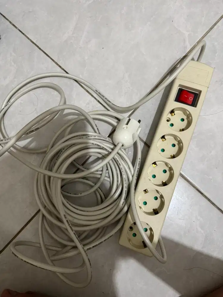 Stop Kontak Colokan Kabel Listrik 5 Lubang 10 Meter