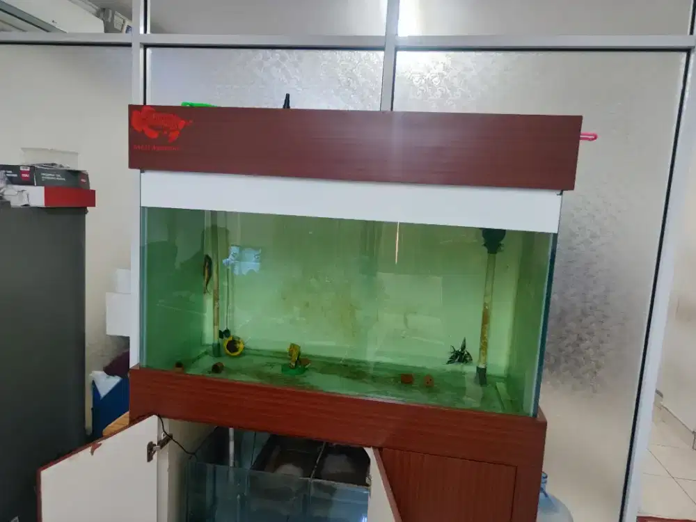 Dijual lemari aquarium 1 set kondisi baik cocok utk arwana