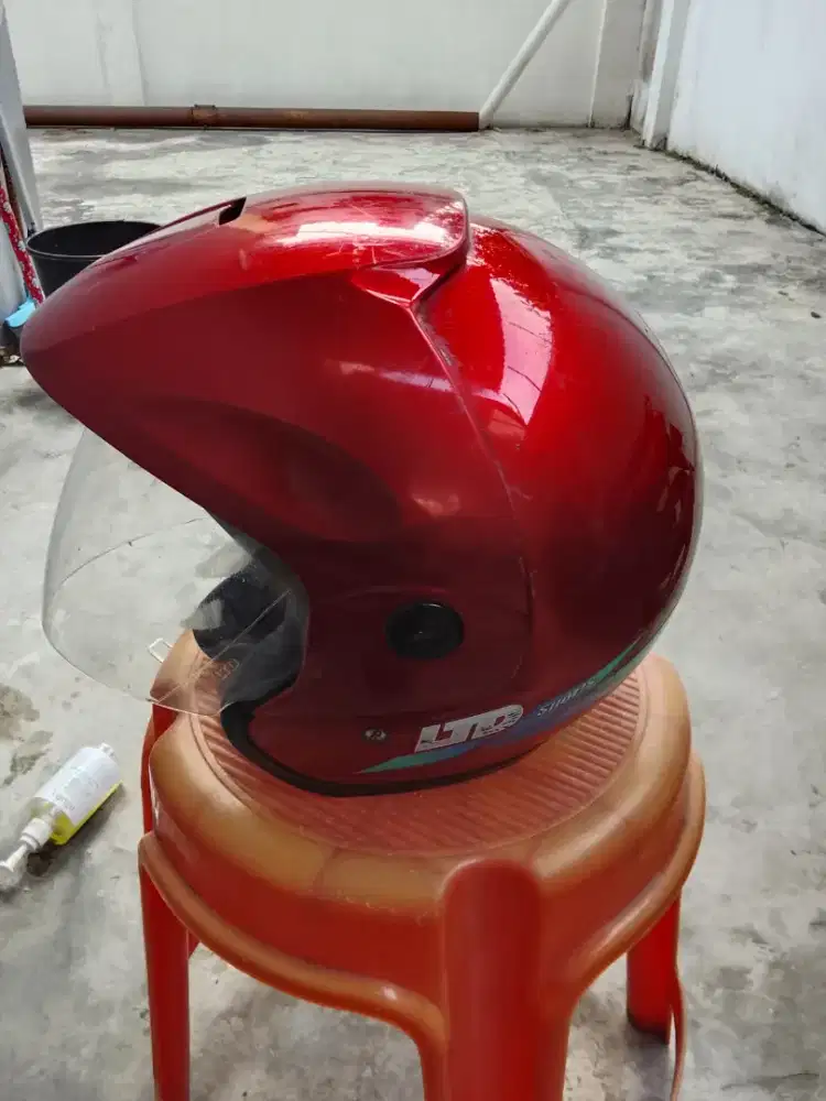 Helm LTD warna merah Maron (SNI) lecet pemakain original