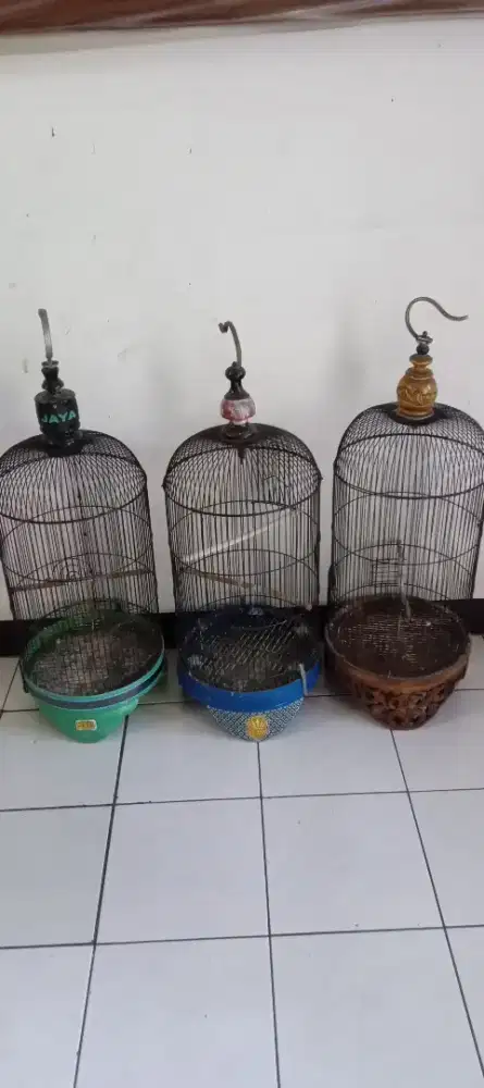 Sangkar lovebird tiga