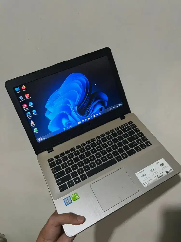 Jual Laptop Asus VivoBook 14 X442URF Core i7 Ram 8/120ssd hardisk 1 TB