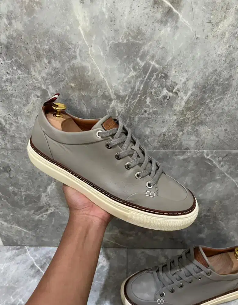 Sepatu pria bally snakers original size 41