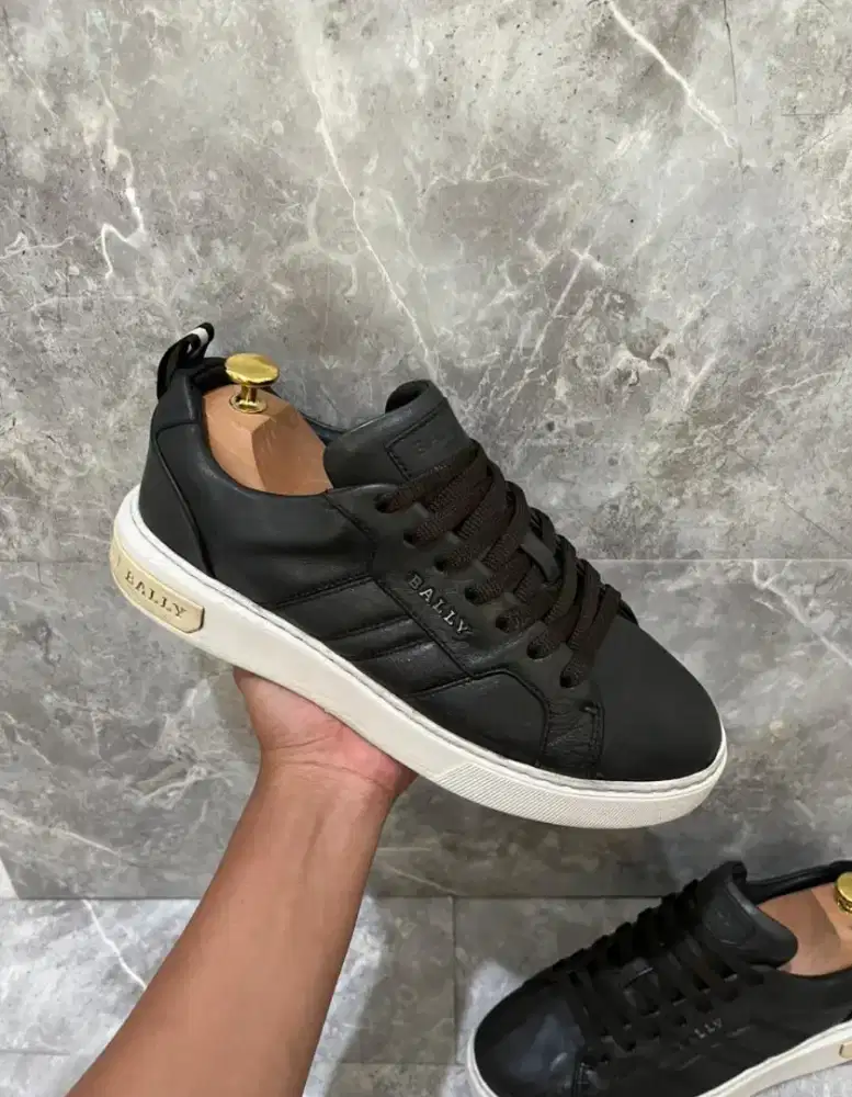 Sepatu pria bally snakers original size 41