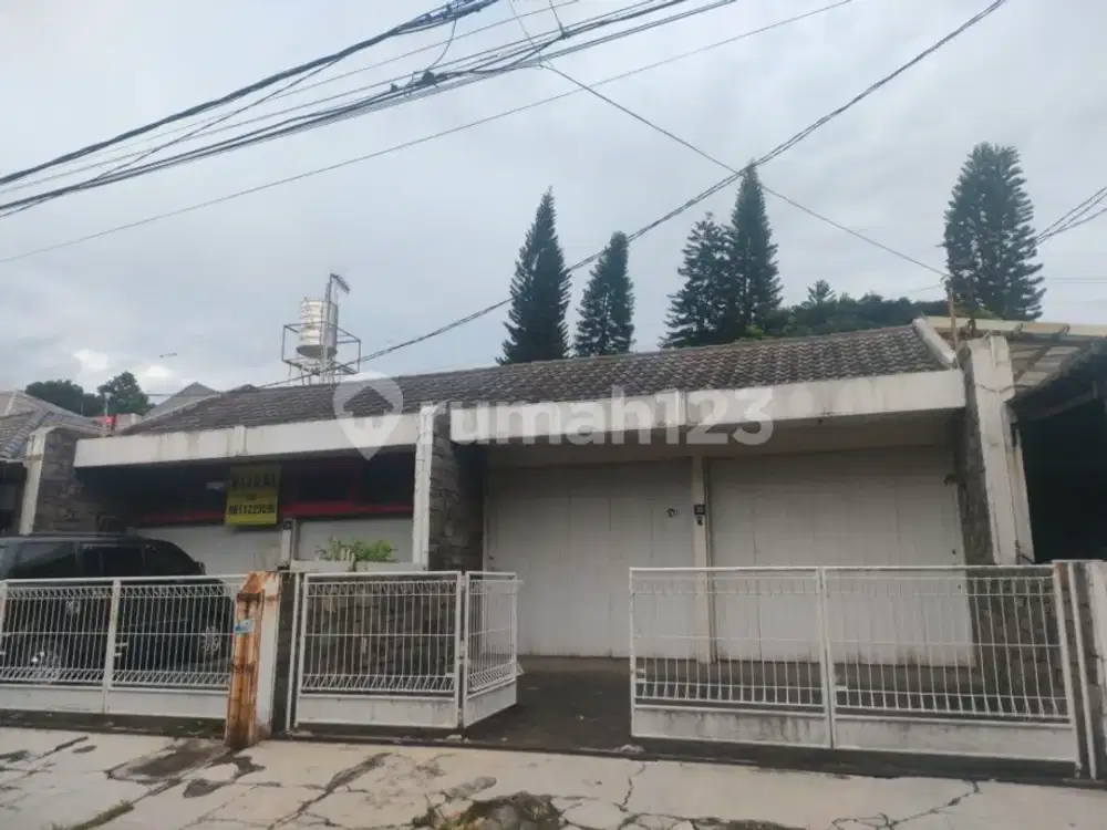 Di jual cepat rumah di komplek Dadali