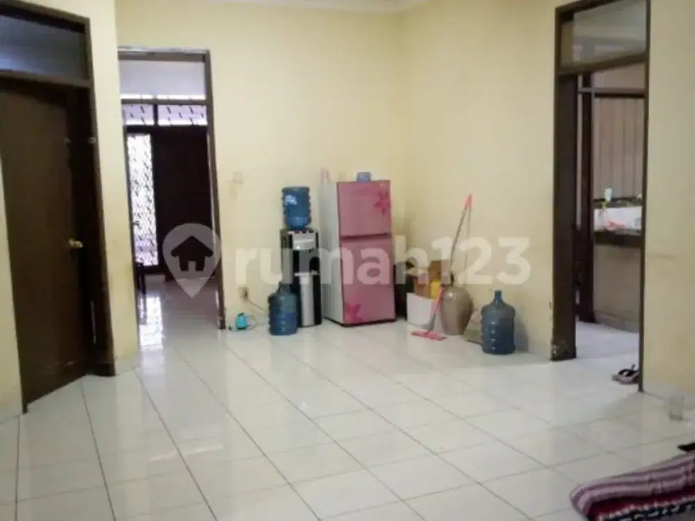 Di jual cepat rumah di komplek Singasana Pradana