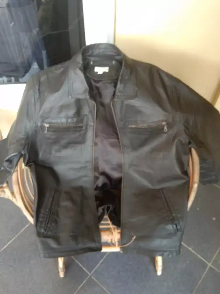 Dijual jaket Kulit asl I merk reserve size M