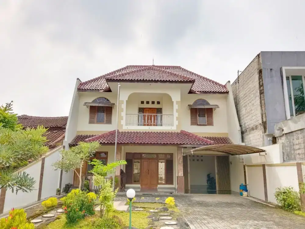 Rumah nyaman daerah Gatot Subroto Semarang barat – 11550