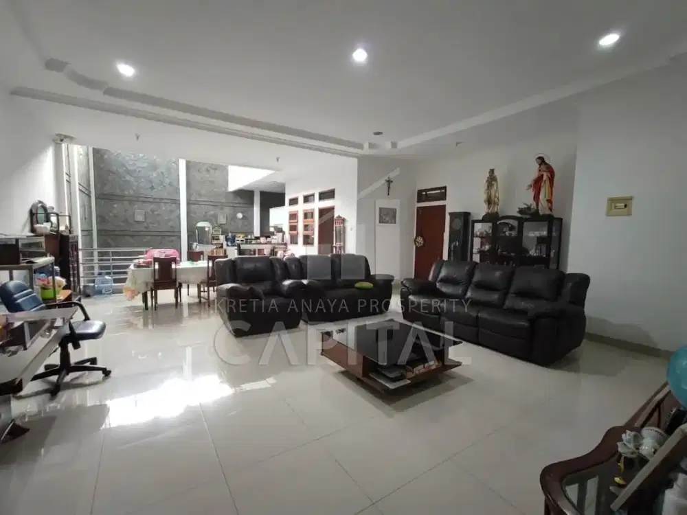RUMAH LOKASI NYAMAN DEKAT TAMAN DI BATUNUNGGAL