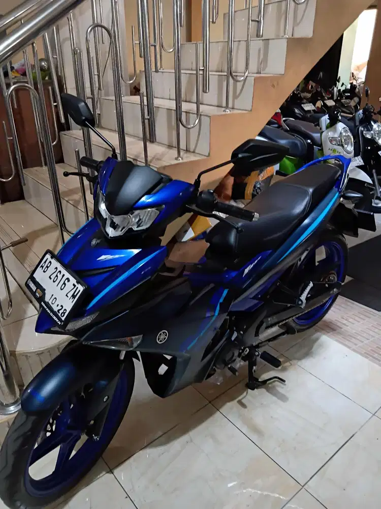Jupiter mx king 150cc biru hitam 2023 gbm