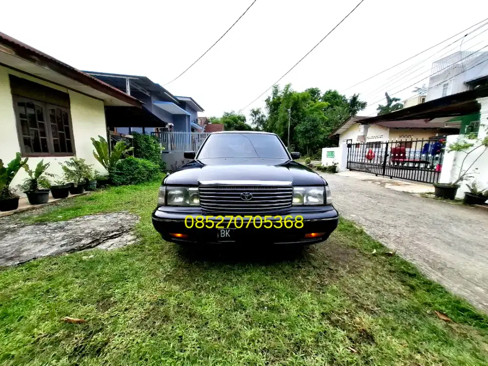 Toyota Crown Super Saloon Manual Hitam 1992