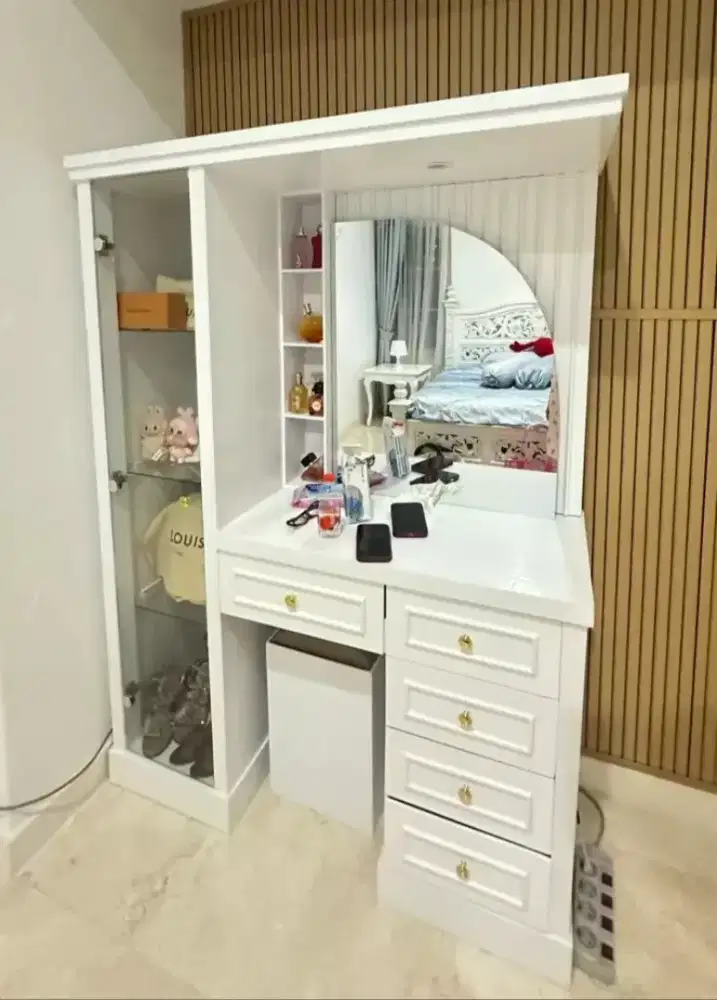 Meja rias turkey LED terbaru /makeup aetshetic