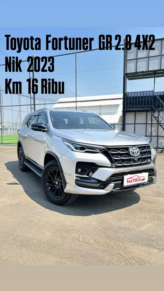 Toyota Fortuner GR 2.8 4X2 Nik 2023 Silver on black Siap pakai