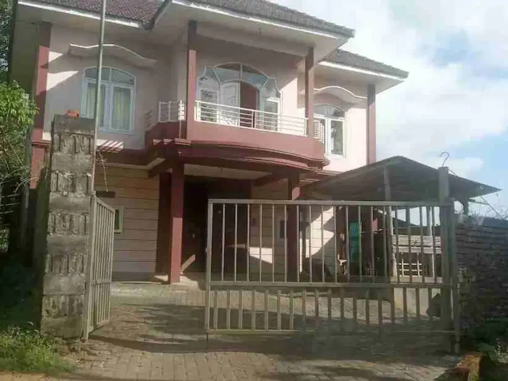 DIJUAL RUMAH TERNAK SAPI SIAP HUNI DEKAT BROMO NEGO