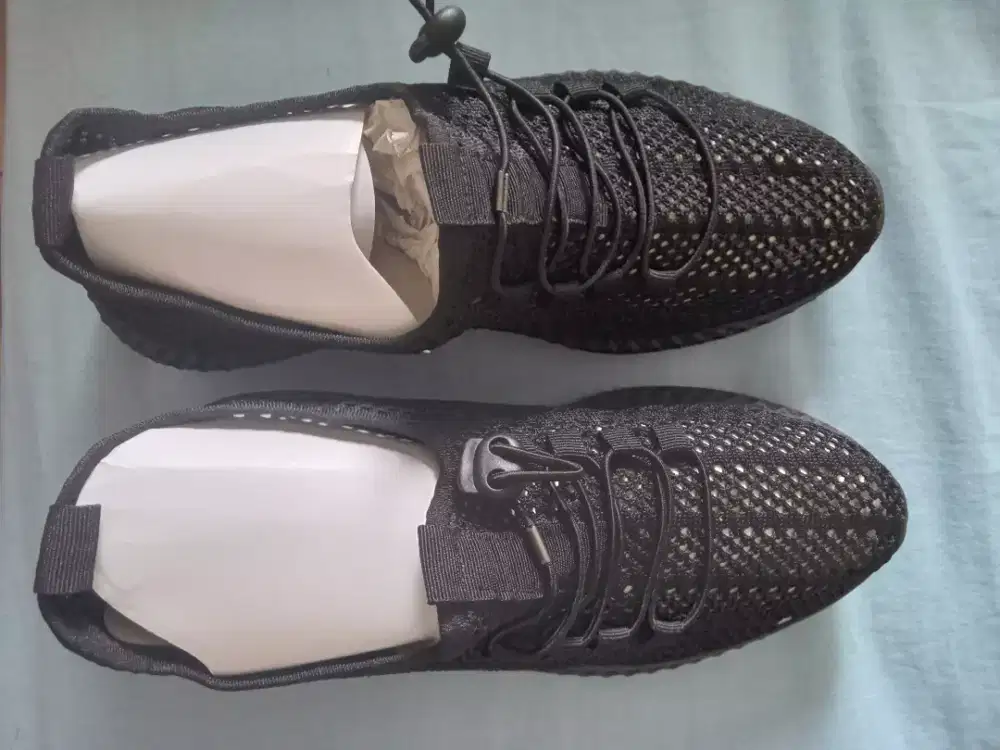 Sepatu pria slip on warna hitam net