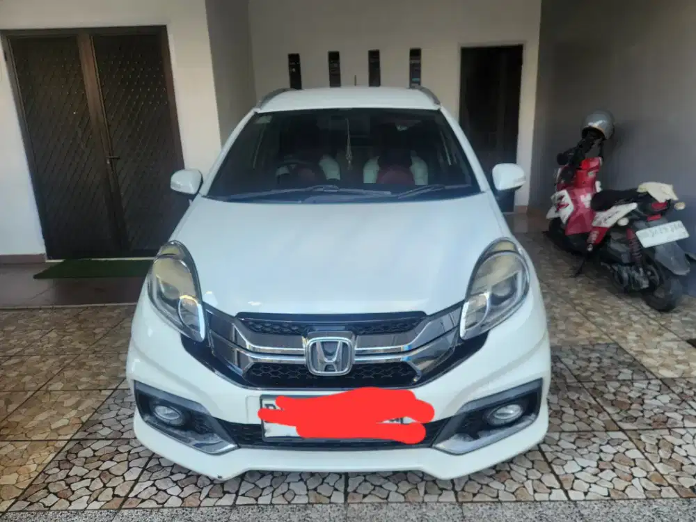 Di jual mobil honda mobilio Rs matic tangan pertama