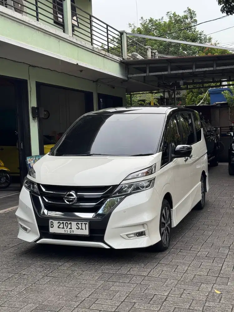 Jual Cash Nissan Serena 2.0 HWSTAR 4x2 AT 2019