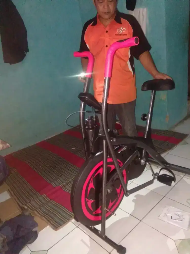 Spin bike sepeda statis Tf