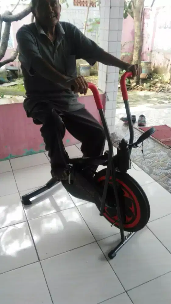 Spin bike sepeda statis Tf