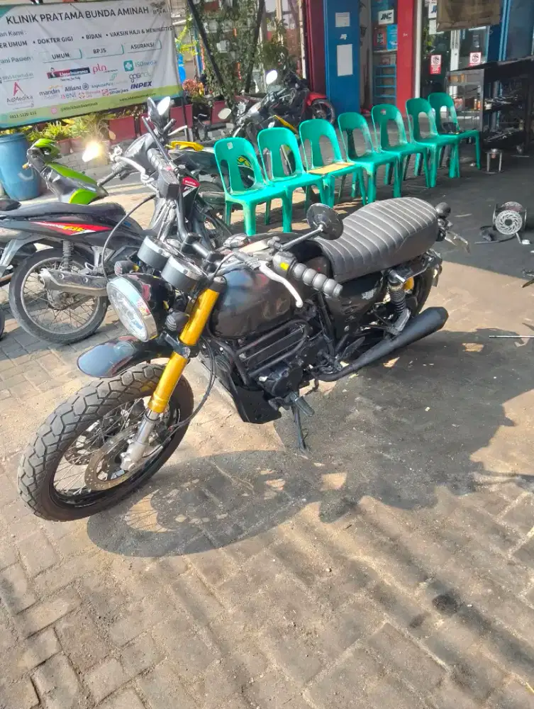 Jual butuh aja nih motor CLEVELAND 400 CC