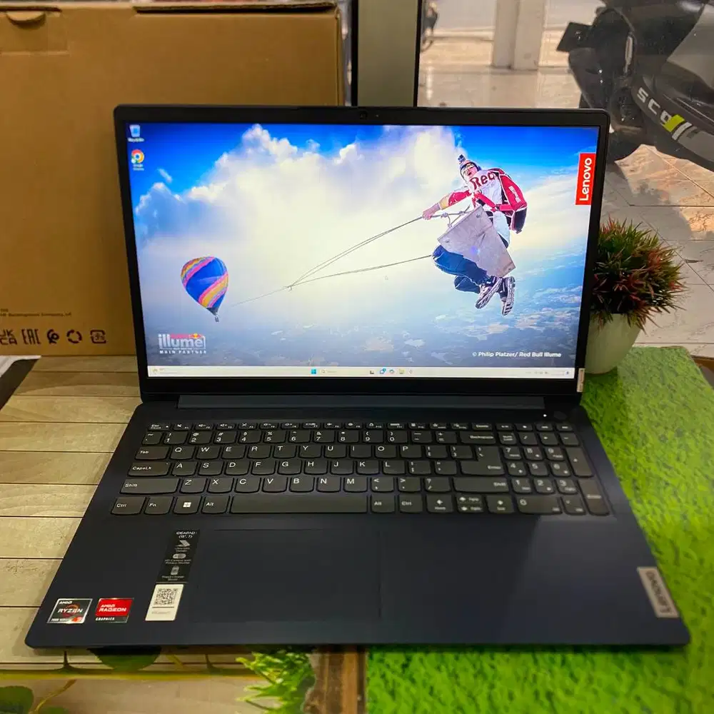 New Lenovo Ideapad 1 15AMN7 Ryzen 3-7320U 8GB 256GB 15.6FHD Win 11
