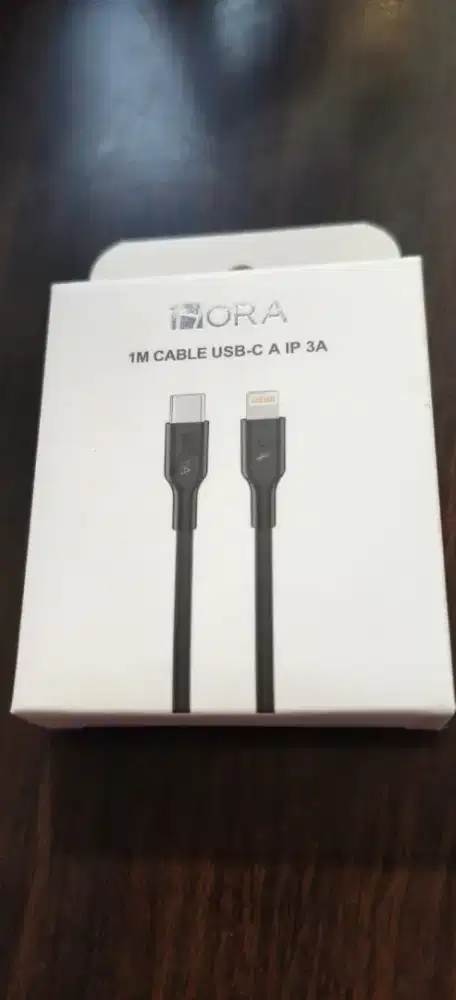 1Hora CAB273 1M C to Lightning Polyester Braided Cable - Black