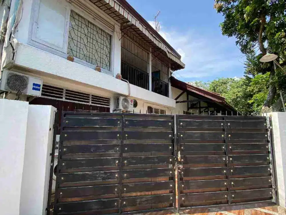 Dijual Rumah Old Money Luas di Ijen Kota Malang Harga Bawah Pasar