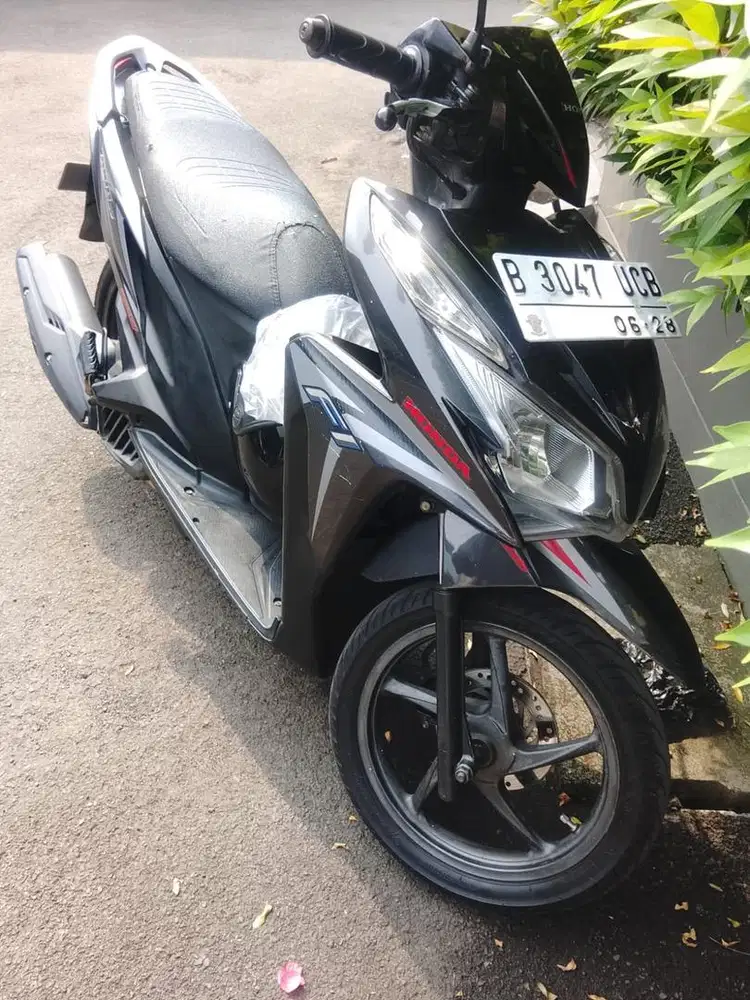 Dijual Honda Vario KZR 125cc thn 2013 CBS hitam