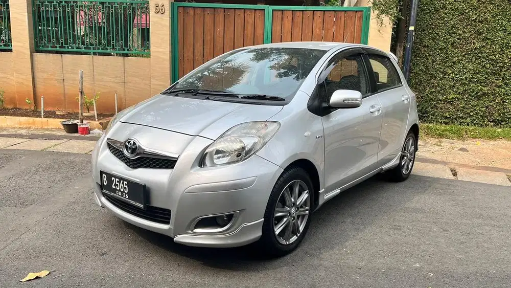 Yaris E 2011 Automatic