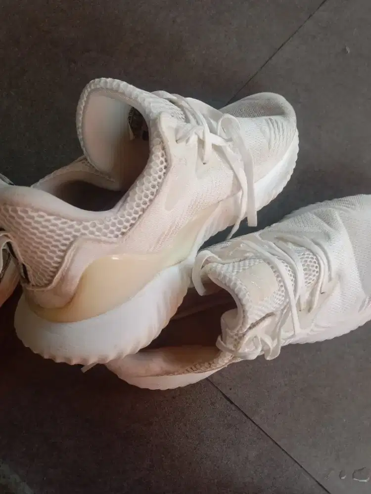 Sepatu Adidas layak pakai