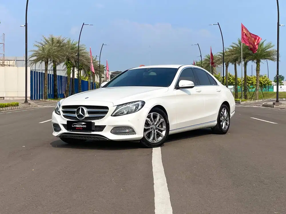 MERCEDES BENZ C200 AVG 2.0 TURBO 2015 W205 VERY LOW ODO !! PUTIH
