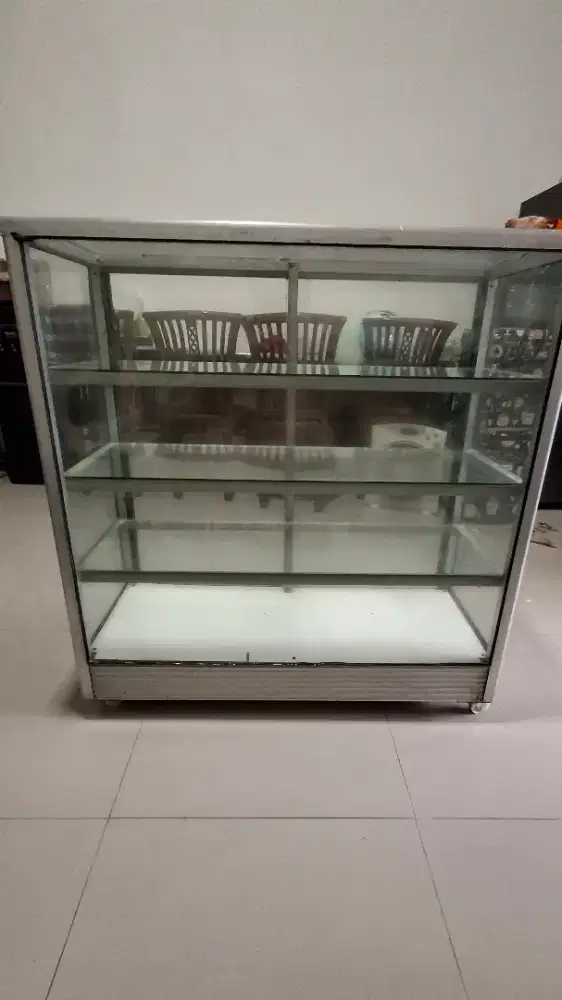 JUAL ETALASE KACA BEKAS