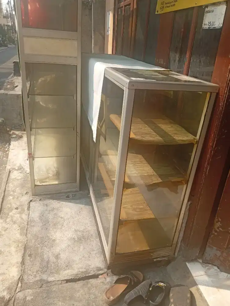 Dijual Etalase 2 unit