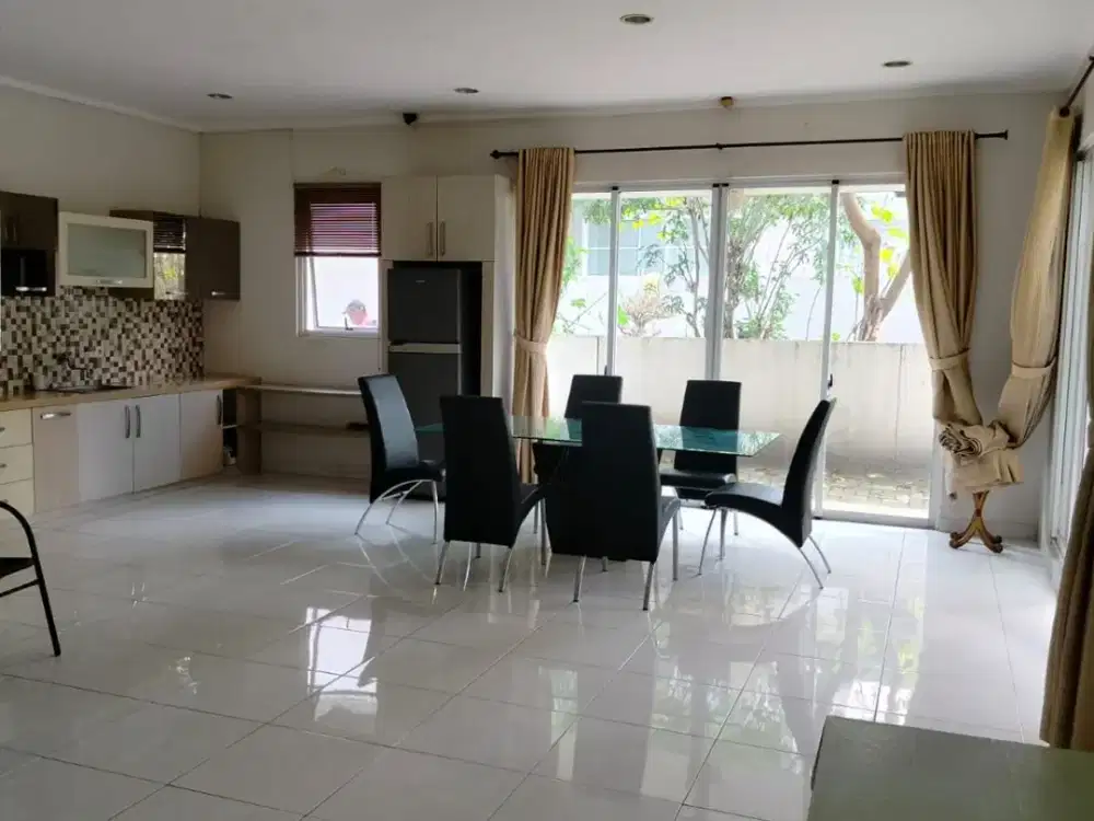 Di Jual Rumah 2 Lantai Rapi Bagus Siap Huni De Park BSD City